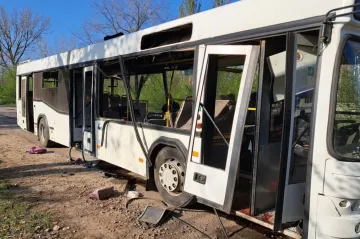 Ruský dron zasáhl autobus v ukrajinském Marhanci, zemřelo devět lidí