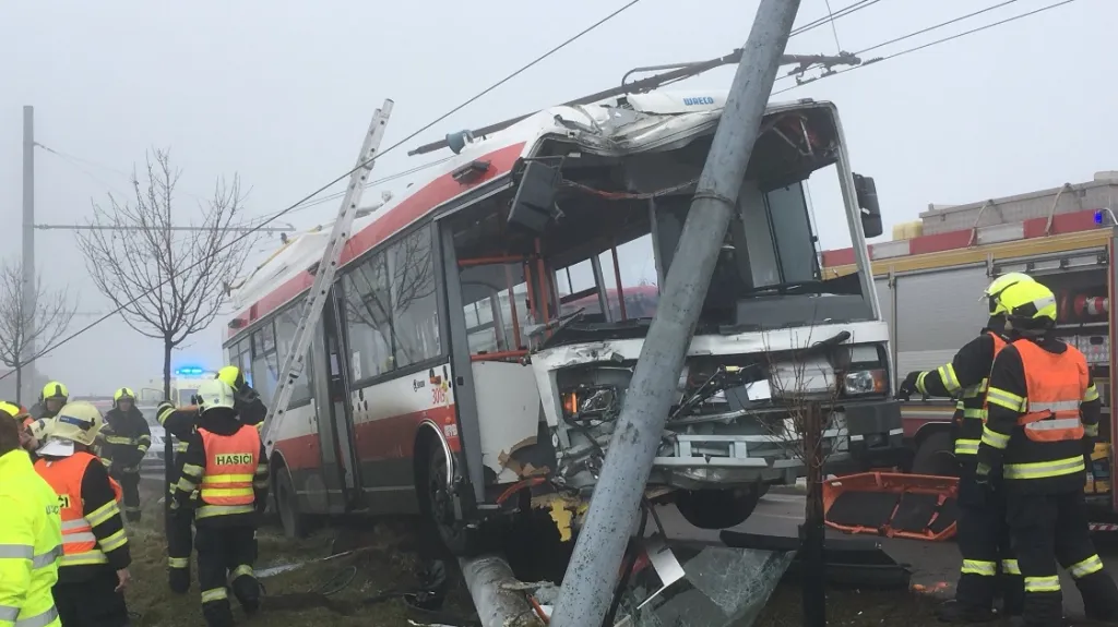 Nehoda trolejbusu v Brně