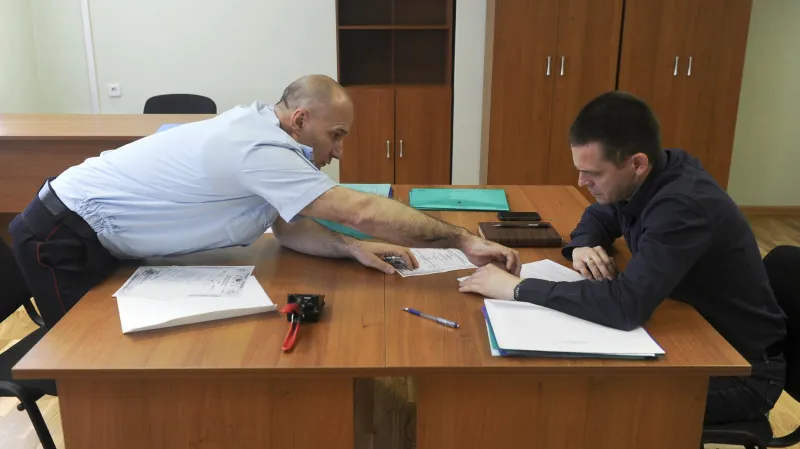 Rusko otevřelo první kancelář, kde mohou obyvatelé Donbasu žádat o ruský pas