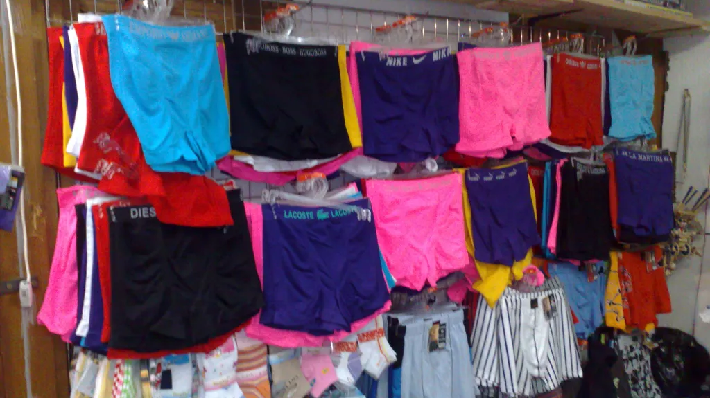 Celníci pátrali po falešném zboží