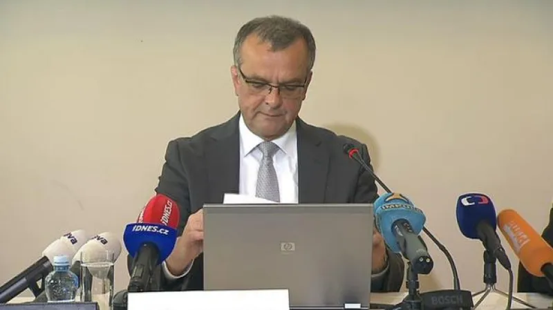 Brífink k výsledkům a financování státního dluhu