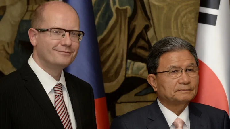 Premiér Sobotka a ředitel firmy Nexen Kang Pjung-čung