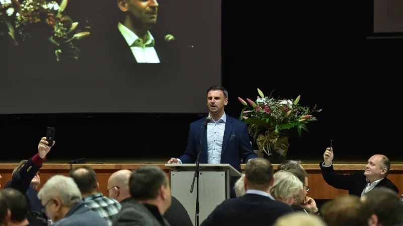 Jiří Zimola a Michal Hašek při setkání platformy v Táboře