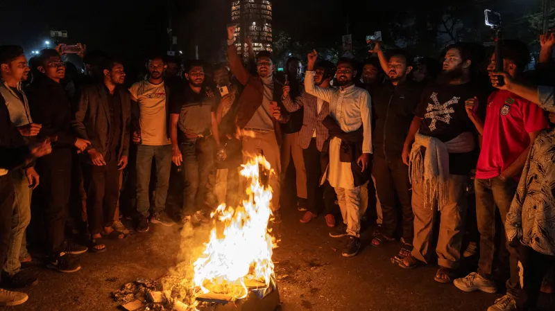 Lidé protestují proti smrti Šarífa Osmana Hadiho, 19. prosince 2025