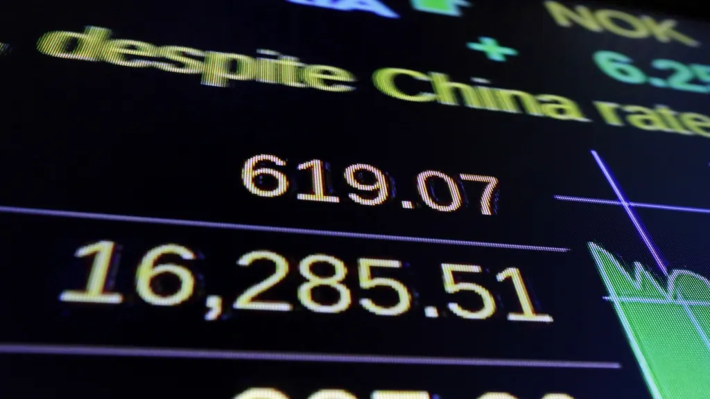 Čínské akcie opět rostou. Díky Wall Street