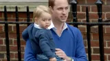 Princ William odpoledne přivezl do nemocnice i malého George