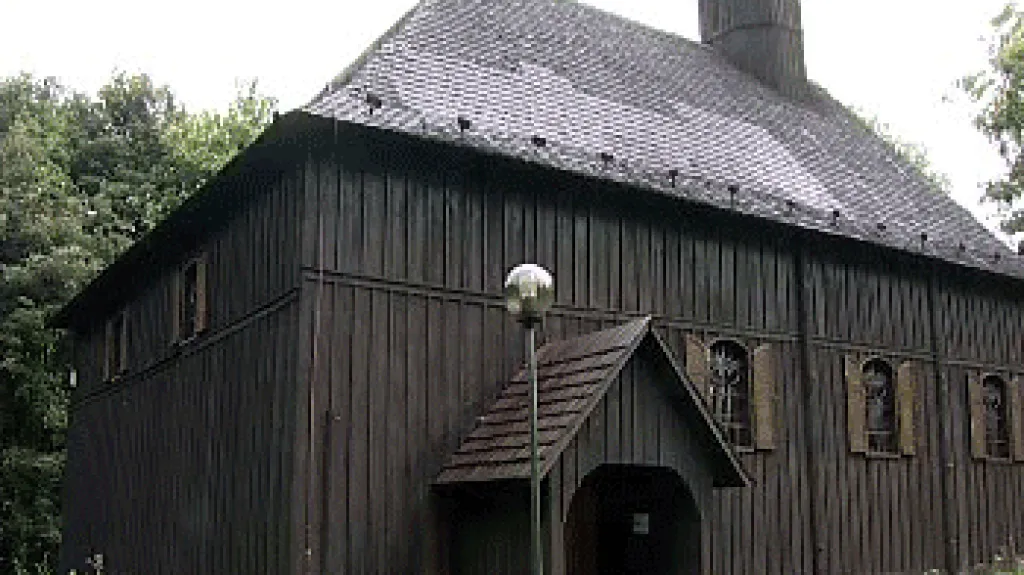 Vzácný dřevěný kostel