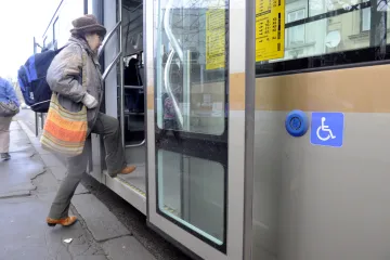 Slevy ve středočeské a pražské dopravě budou stejné. Plzeňský kraj sjednotí jízdné se státem