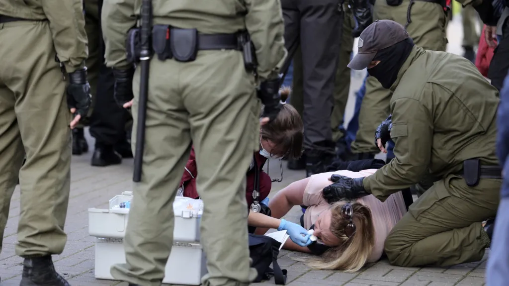 Policie v sobotu zadržela okolo stovky běloruských žen