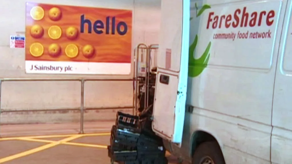 Síť supermarketů Sainsbury dává jídlo na charitu