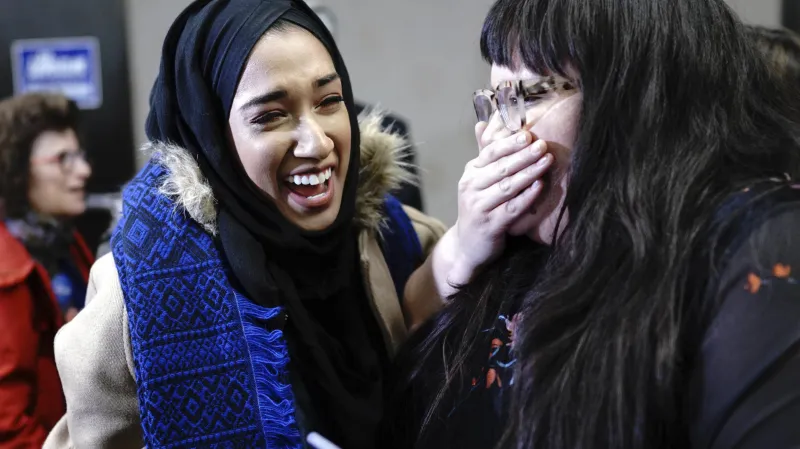 Nově zvolené kongresmanky Ilhan Omarová a Abby Finkenauerová