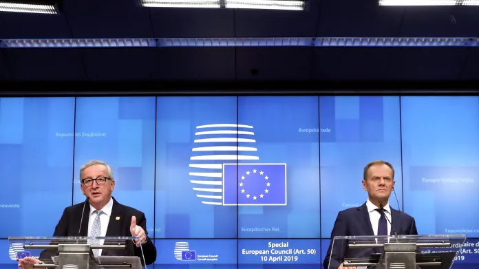 Sestřih závěrečných brífinků Babiše, Junckera, Tuska a Mayové ze summitu EU o brexitu