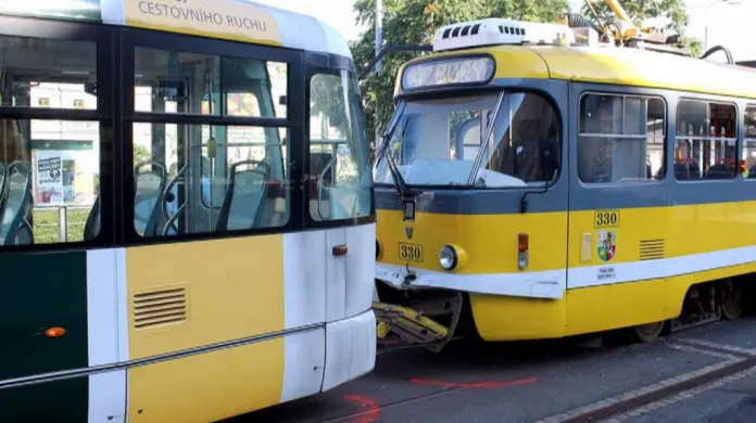 V Plzni se srazily tramvaje