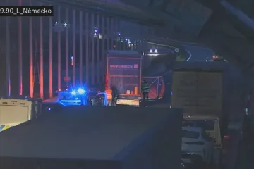 Provoz na dálnici D8 ve směru na Prahu je po nehodě obnoven