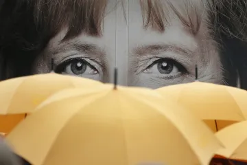 Vrásky Angely Merkelové. Budoucí vítězka voleb to nemá jednoduché