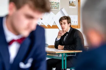 S odvoláním proti výsledku maturit uspěje necelé procento studentů, žádostí ubývá