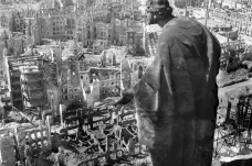 Na popel a prach. Spojenecké bombardování před 75 lety srovnalo Drážďany se zemí