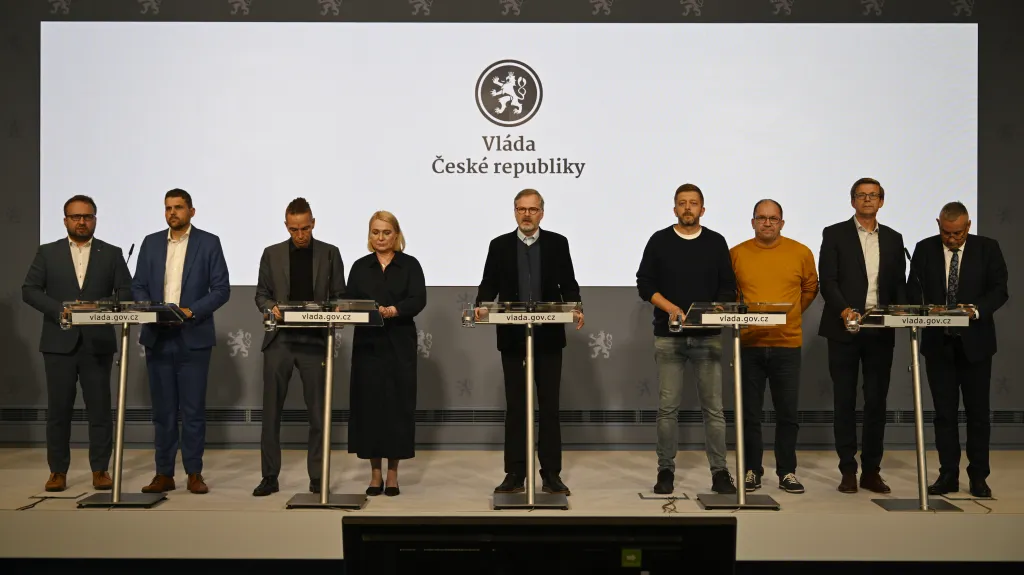 Tisková konference po mimořádné schůzi vlády kvůli záplavám