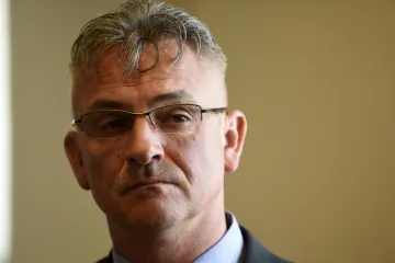 Místo podmínky 15 let vězení. Soud potrestal bývalého strážníka za vraždu ve Vysokém Mýtu