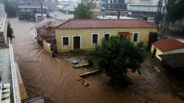 Záplavy v řeckém městě Mandra