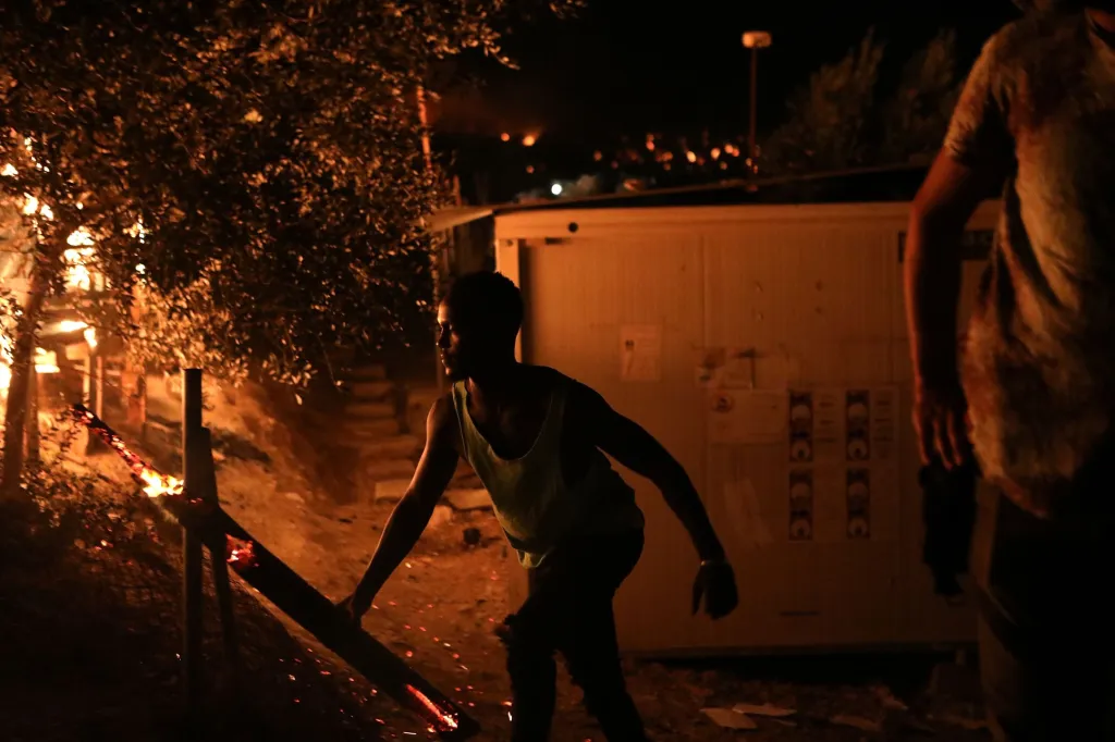 Uprchlický tábor Moria na řeckém ostrově Lesbos zničil rozsáhlý požár