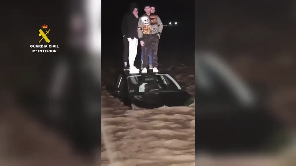 Při záplavách na jihu Španělska pomáhají i armáda a policie