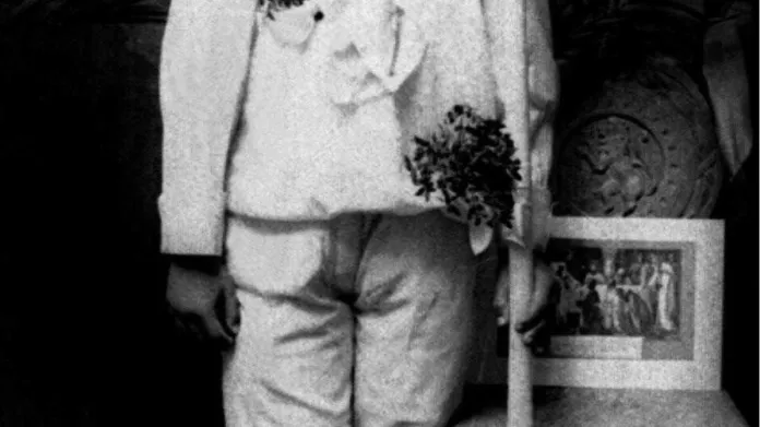 Světské jméno pozdějšího papeže bylo Karol Wojtyla. Na snímku z roku 1929 je zachycen během svatého přijímání ve svém polském domově ve Wadowicích