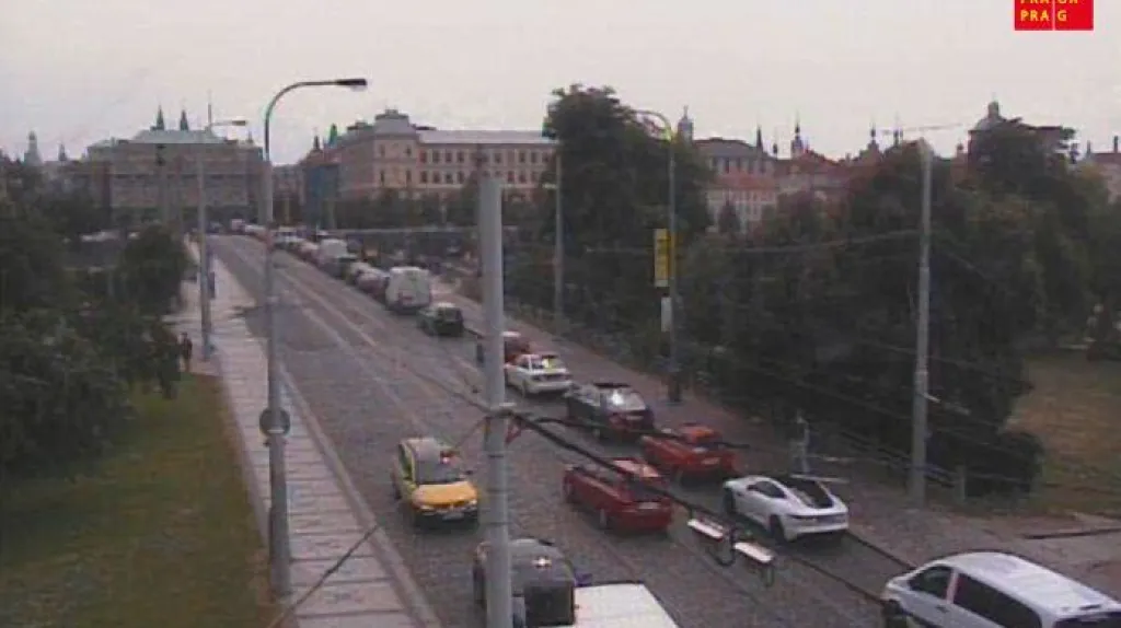 Ucpaný Mánesův most