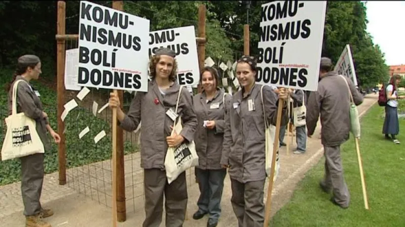 Památku Horákové uctily stovky lidí po celém Česku