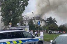 Loňský požár v Ústřední vojenské nemocnici způsobila závada na elektroinstalaci, policie případ odložila