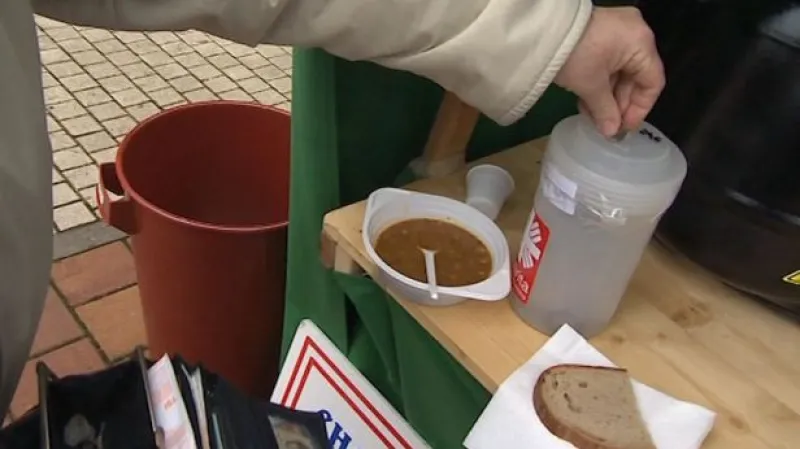 Ředitel zlínské charity Vlastimil Vajďák o rozlévání polévky