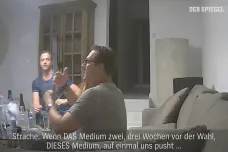 Razie kvůli videu, které položilo rakouskou vládu. Tři podezřelí skončili v cele