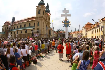Barbora Černošková s Filipem Tomsou uvedou přímý přenos ČT z Velehradu