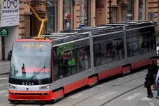 Na pražskou Malou Stranu se vrátily tramvaje o týden dřív. Data z uzavírky poslouží k rozhodování o trvalém omezení pro auta