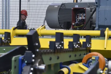 Třinecké železárny chtějí snížit s novou briketační linkou emise oxidu uhličitého. Jde o dílek většího projektu