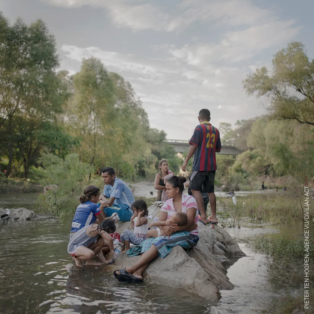 Nominace na vítěznou fotografickou sérii roku. Pieter Ten Hoopen, Agence Vu – Během října a listopadu 2018 se tisíce uprchlíků z Nikaraguy, Salvadoru a Guatemaly vydaly na cestu do USA