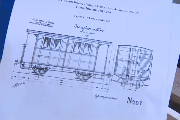 Z vagonu lovilo panstvo medvědy. Teď se jeho replika vrátí na Oravskou lesní železnici