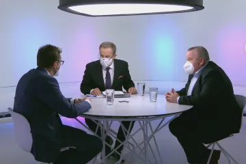 Nevíme, kdo nyní v Česku řídí očkování, shodují se vakcinolog Chlíbek a praktik Šonka