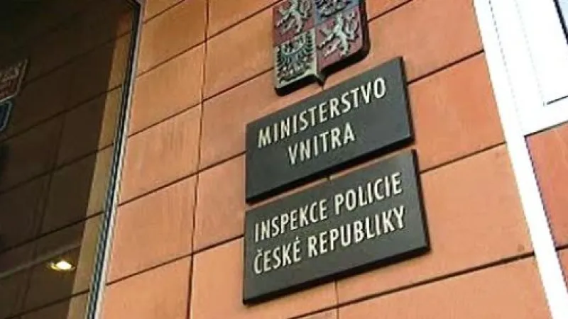 Telefonát policejní mluvčí Martiny Lídlové