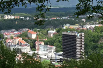 Modernizací už prošlo na 270 pokojů hotelu Thermal. Investice státu přesáhne půl miliardy korun
