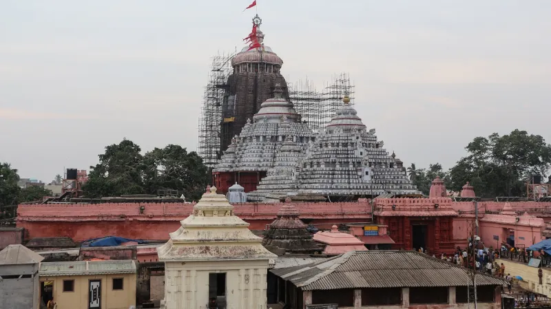 Chrám Džagannáth stojí přímo v cestě bouře