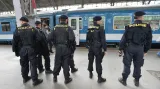 Policie hledá na pražském hlavním nádraží uprchlíky