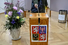 Boti i „neochotná“ Meta. Jak se kontroluje volební kampaň na sítích?