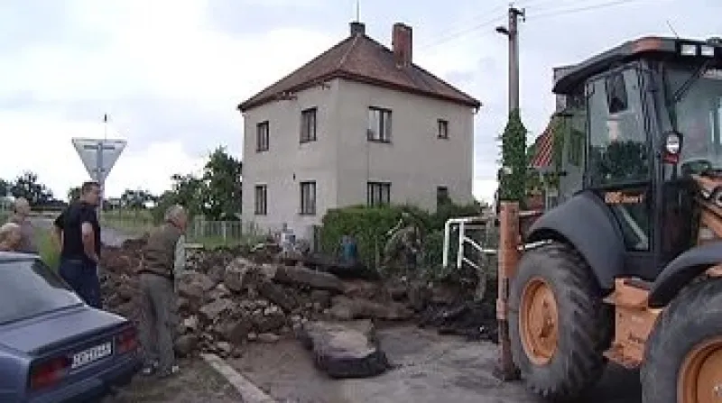 Přívalové deště a zaplavené domy znovu poukázaly na chybějící protipovodňové zábrany.