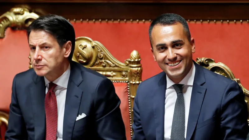 Premiér Giuseppe Conte a šéf Hnutí pěti hvězd Luigi Di Maio