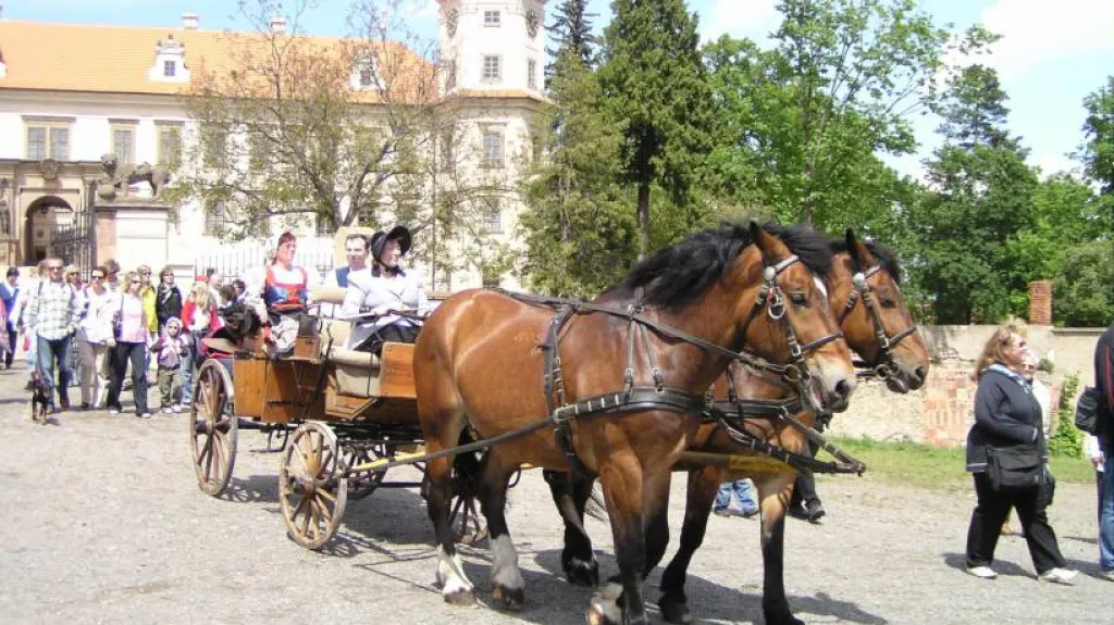 Staročeské máje v Mníšku pod Brdy