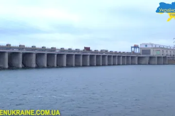 Moskva viní Ukrajinu z ostřelování elektrárny. Kyjev dříve varoval, že Rusko zaútočí pod falešnou vlajkou