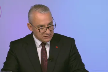 Odbory budou při kolektivních jednáních chtít růst mzdy o osm až deset procent, uvedl Středula