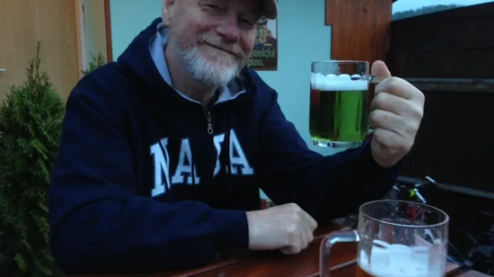 26. dubna jsem v hospůdce pod chatou pil velikonoční zelené pivo