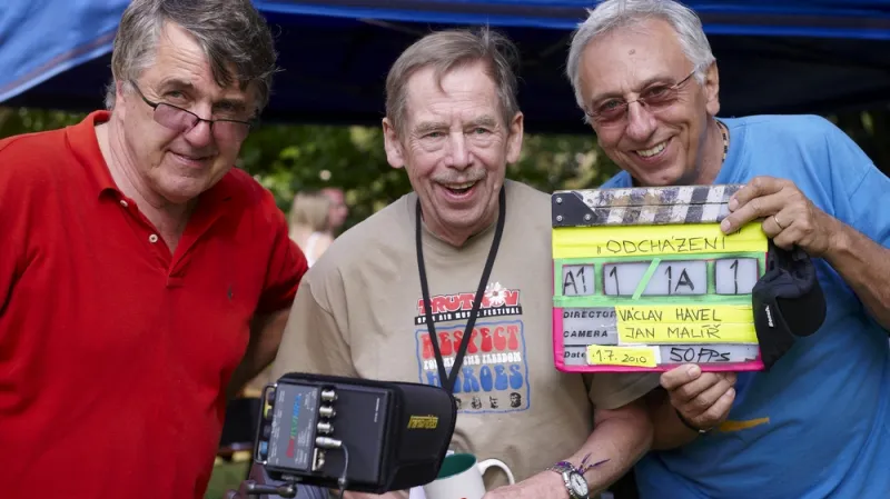 Producent Jaroslav Bouček, Václav Havel a kameraman Jan Malíř